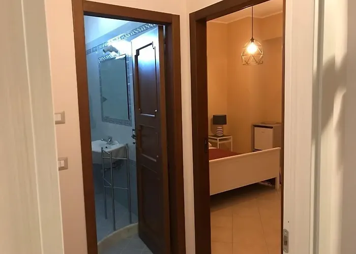 לינה וארוחת בוקר Le Di Rosanna 4*