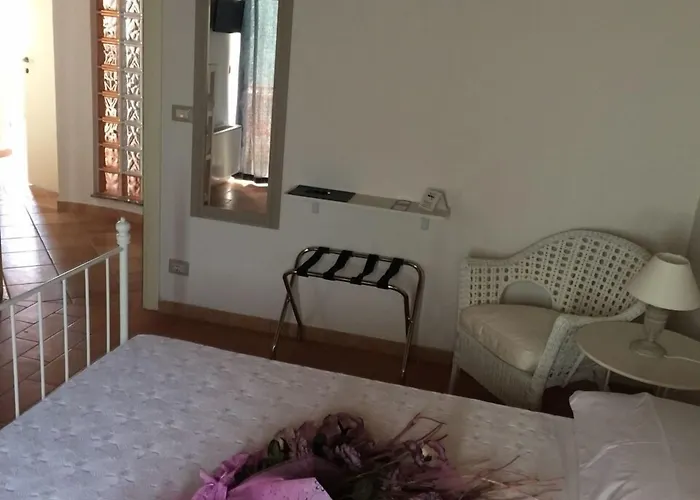 לינה וארוחת בוקר Le Di Rosanna 4*